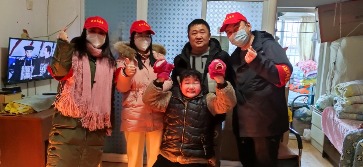 點亮愛心，幫扶成長 | 東信醫(yī)藥團(tuán)支部為扶貧結(jié)對兒童送溫暖